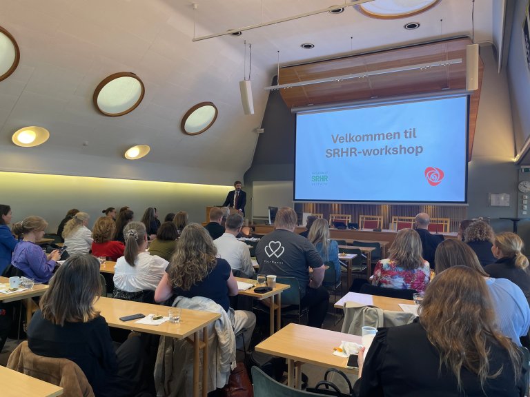 Helseministeren ønsket nettverket velkommen i salen