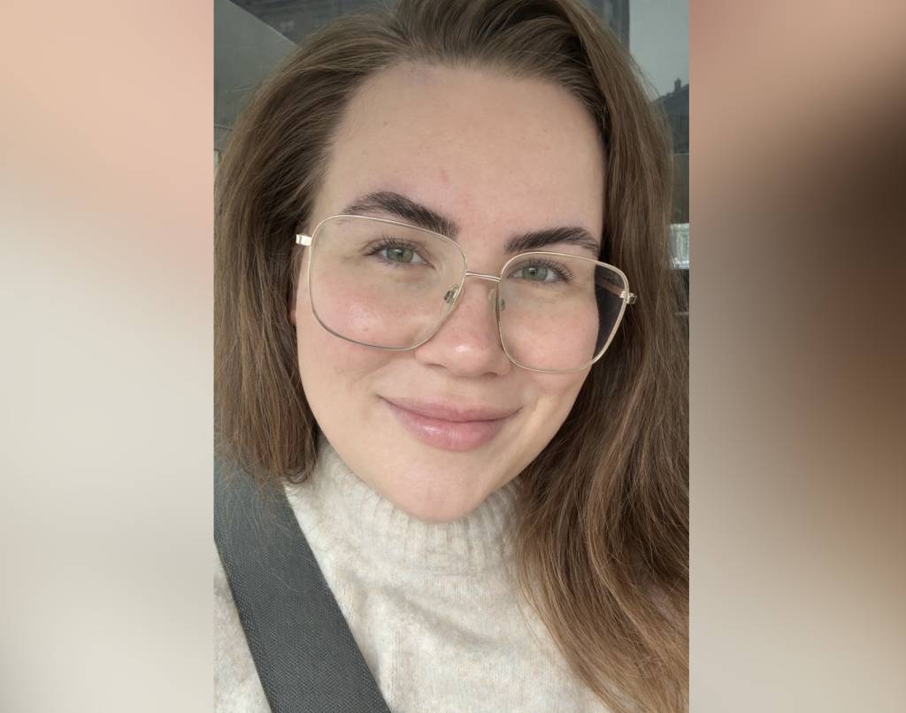 Portrettbilde av en smilende Anna-Maria Ioan Andersen